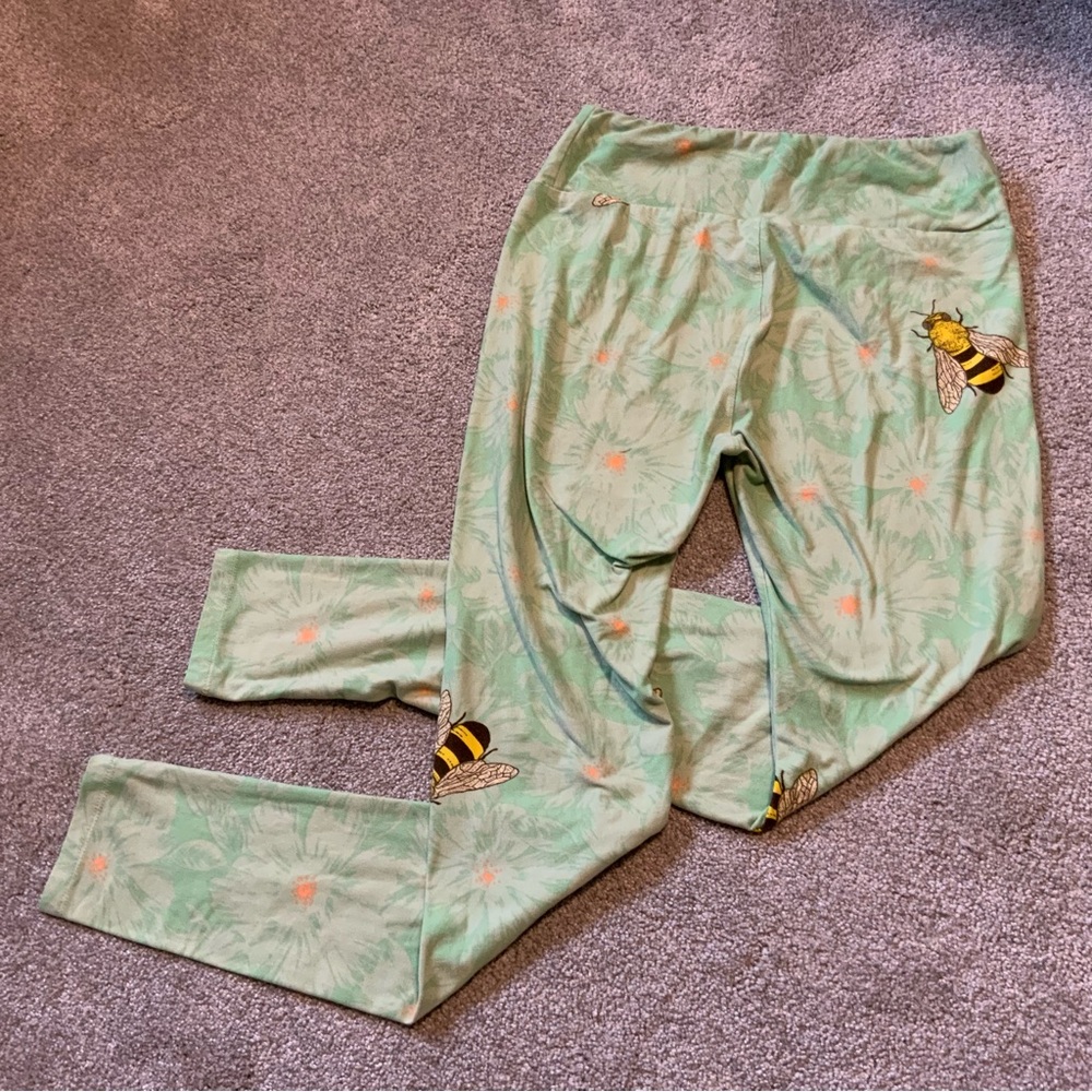 Honey Bee and Flower LulaRoe Leggings in Green